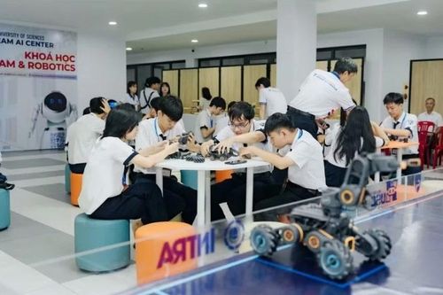 Đẩy mạnh chuyển đổi số, chuẩn bị nguồn nhân lực chất lượng cao
