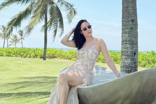 Vợ diễn viên Huỳnh Anh gọi điện thoại cho chồng lúc 2h sáng, Hồng Diễm gợi cảm