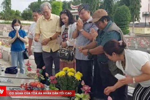 Nỗi niềm người con Xơ Đăng