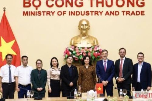 Việt Nam - Pháp mở rộng hợp tác công nghiệp, thương mại, năng lượng
