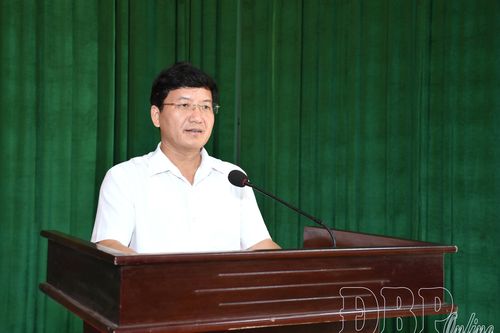 Phó Bí thư Tỉnh ủy Mùa A Vảng tiếp xúc cử tri xã Phình Giàng