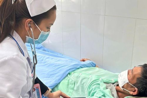 Lâm Đồng tập trung điều trị các bệnh nhân vụ nghi ngộ độc thực phẩm từ bánh mì