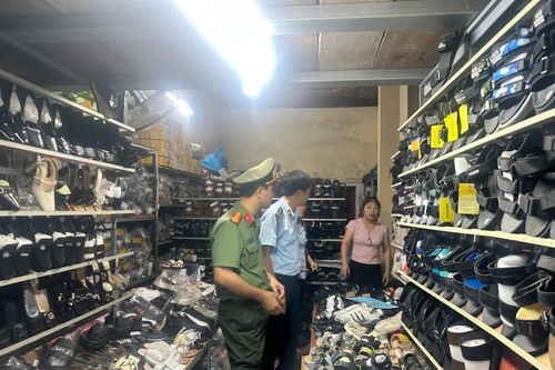 Quyết liệt ngăn chặn buôn lậu, hàng giả, bảo vệ quyền lợi người tiêu dùng