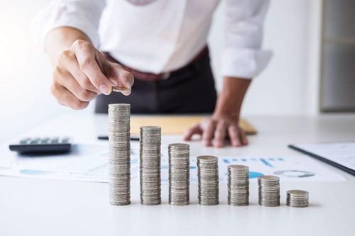 Quỹ đầu tư tăng giữ tiền, áp lực rút vốn trở lại