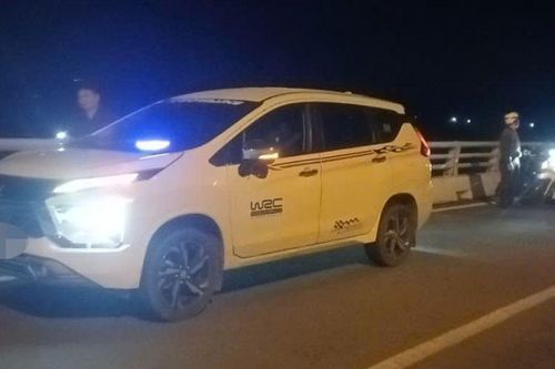 Bí ẩn chiếc ô tô vẫn bật đèn bỏ lại trên cầu Cổ Chiên, tài xế mất liên lạc