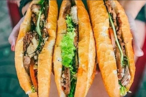 Bộ Y tế yêu cầu điều tra vụ 84 người nghi ngộ độc thực phẩm sau ăn bánh mì
