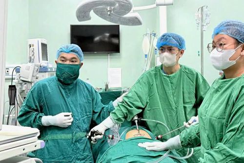 Cứu kịp thời người phụ nữ vỡ áp xe phần phụ, mủ tràn ổ bụng gây viêm phúc mạc toàn thể