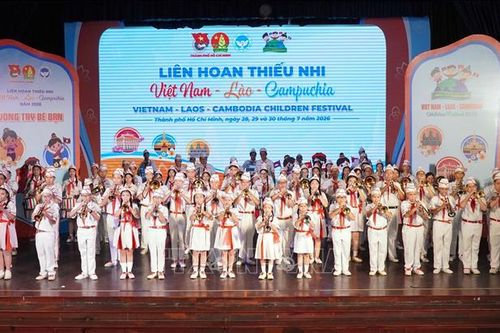 'Vòng tay bè bạn' tiếp nối tình hữu nghị Việt Nam - Lào - Campuchia