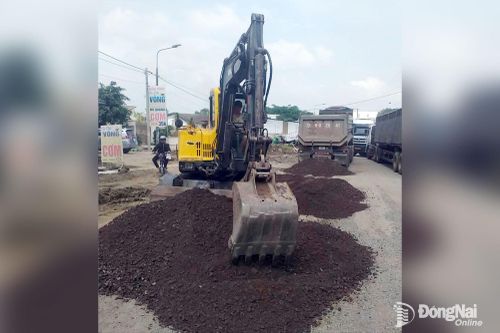 Sửa chữa tạm đường Bàu Cạn