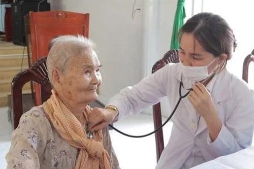 Đồng Tháp triển khai Chương trình Chăm sóc sức khỏe người cao tuổi đến năm 2030
