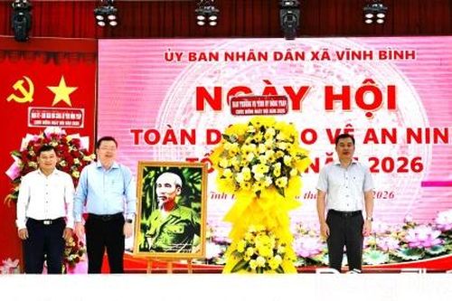 Đồng chí Phan Văn Thương dự Ngày hội Toàn dân bảo vệ an ninh Tổ quốc tại xã Vĩnh Bình