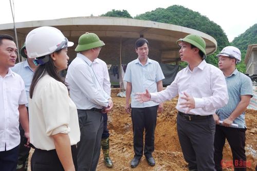Chủ tịch UBND tỉnh Lê Hải Hòa kiểm tra tiến độ thi công Dự án trường nội trú liên cấp tại xã Hạ Lang