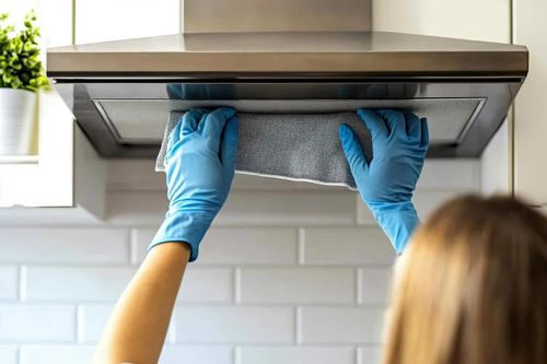 Máy hút mùi bám đầy dầu mỡ? 4 mẹo làm sạch không cần tháo máy, tiết kiệm cả trăm nghìn đồng