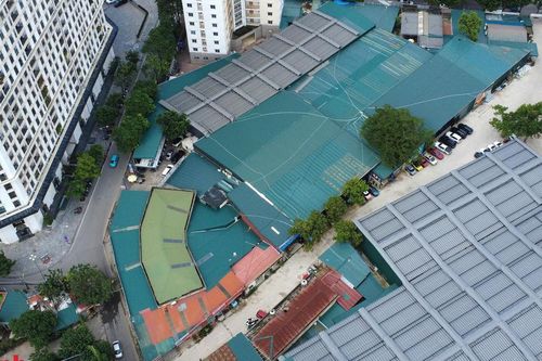 Hà Nội: Ngang nhiên 'xẻ thịt' đất công thành tổ hợp sân thể thao và gara ô tô quy mô khủng ở phường Từ Liêm