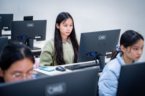 Thi tốt nghiệp THPT trên máy tính: Kỳ vọng 'chặn' gian lận