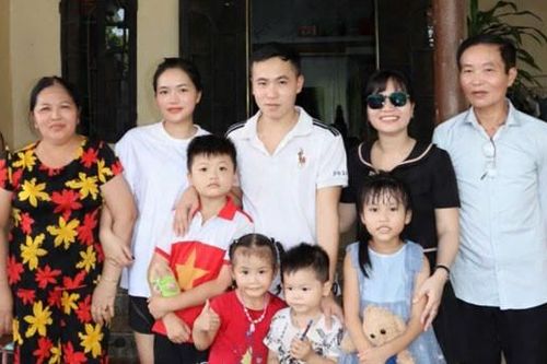 Con gái tìm thấy bố ở Thái Nguyên sau 34 năm mất liên lạc, phút đoàn tụ xúc động