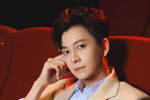 Ngô Kiến Huy than áp lực sau khi nhan sắc lọt top thế giới
