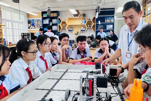 Dạy học 2 buổi/ngày: Thêm thời gian để học sinh phát triển toàn diện