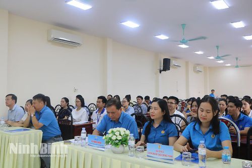 Tiếp tục quan tâm nâng cao đời sống người lao động