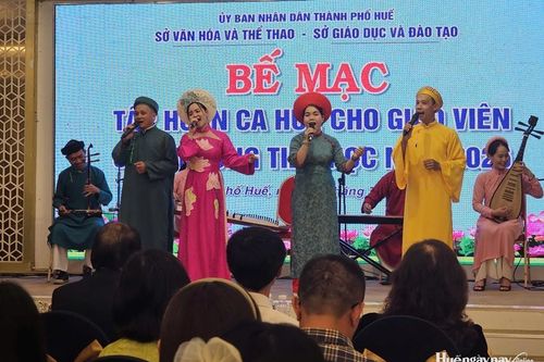 Bế mạc chương trình tập huấn kỹ năng biểu diễn Ca Huế