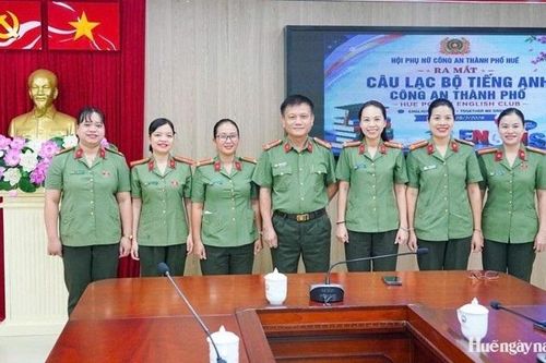 Ra mắt CLB tiếng Anh Ban Phụ nữ Công an