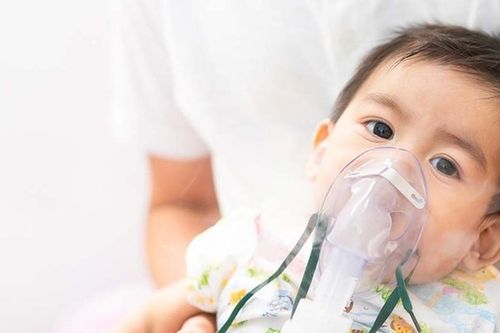 Những sai lầm khiến bệnh hô hấp của trẻ nghiêm trọng khi thời tiết thất thường