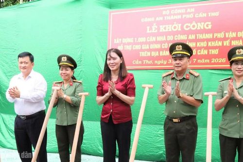 Công an Cần Thơ xây dựng 40 căn nhà tặng gia đình khó khăn xã Vị Thủy