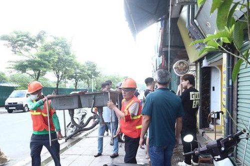 Phường Từ Liêm: Kiên quyết xử lý vi phạm trật tự đô thị trên đường Hồng Đô