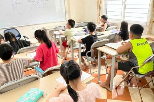 Phạt đến 20 triệu đồng có đủ ngăn biến tướng dạy thêm học sinh chính khóa?