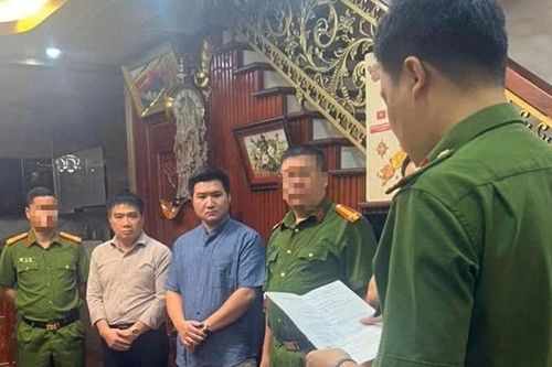 Vì sao Giám đốc Chi cục chăn nuôi và thú y vùng 1 cùng 5 thuộc cấp bị khởi tố, bắt tạm giam?