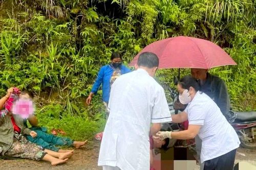 Đến bệnh viện sinh con, sản phụ bất ngờ vượt cạn giữa đường rừng