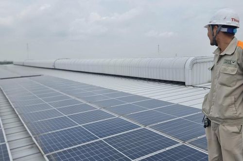 Đầu tư cả trăm tỷ, doanh nghiệp tiết lộ lý do chạy đua lắp điện mặt trời mái nhà