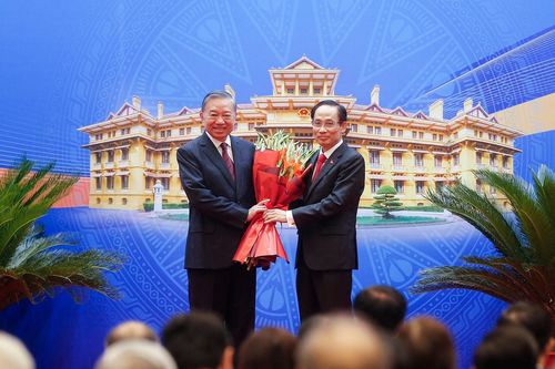 'Tình hình càng phức tạp càng phải bình tĩnh, chủ động, tuyệt đối không co lại'