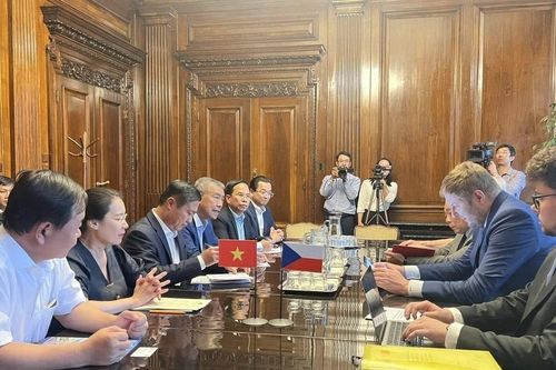 Thúc đẩy hợp tác đầu tư, thương mại giữa các địa phương Việt Nam và Séc