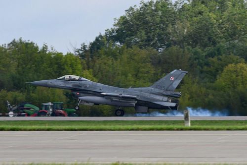 Ba Lan điều F-16 chặn máy bay trinh sát Nga sau vụ tên lửa xâm phạm không phận