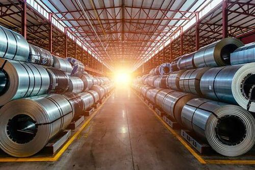 Tiêu thụ thép tăng trưởng hai chữ số nửa đầu năm, nhiều doanh nghiệp báo lãi tăng bằng lần