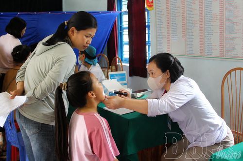 Khám sức khỏe miễn phí cho học sinh trên địa bàn phường Điện Biên Phủ