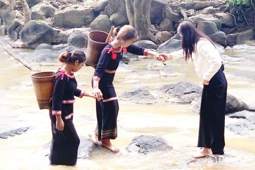 Chiếc gùi trong đời sống đồng bào Xtiêng