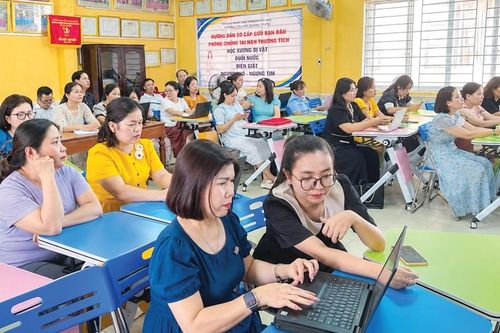 Tinh giản hồ sơ, sổ sách cho giáo viên