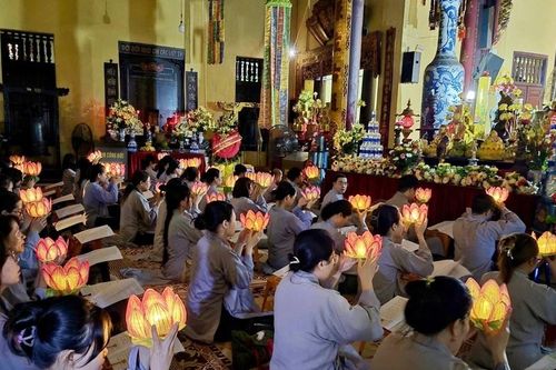 Hà Nội: Phật tử chùa Quán Sứ trang nghiêm kỷ niệm ngày vía Đức Bồ-tát Quán Thế Âm