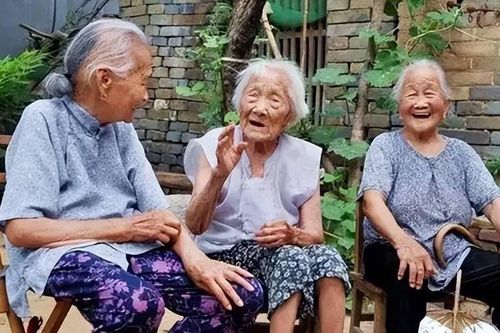 Sau 60 tuổi có 3 bữa không nên ăn, 2 giấc không nên ngủ: Ai làm được ắt khỏe mạnh, sống lâu