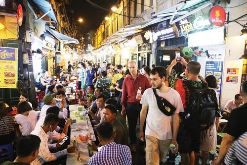 Hà Nội: 7 tháng, thương mại - dịch vụ tăng 14,7%