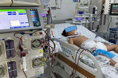 Bé trai 4 tuổi suy gan cấp, phải lọc máu liên tục vì được cho uống paracetamol hạ sốt 3 tiếng/lần