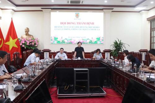 Thẩm định dự án Luật sửa đổi Luật Phòng, chống tác hại của thuốc lá: Đề xuất cấm thuốc lá điện tử, nung nóng và siết quản lý bán