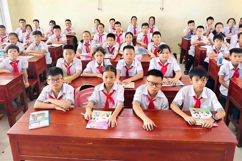 Đã đến lúc thống nhất đồng phục học sinh cả nước để giảm chi phí?
