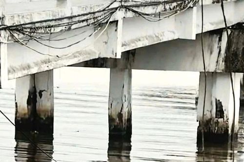 Trụ cầu Rạch Ráng bị nứt