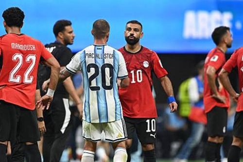 Chuyển nhượng ngày 2/8: Trabzonspor vượt mặt Besiktas giành Salah, Man City nhắm Pedro Neto 70 triệu bảng