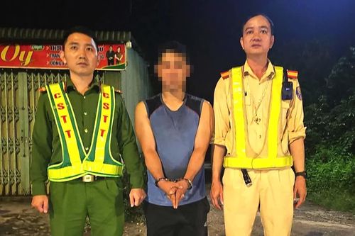 Bắt giữ nam thanh niên vận chuyển trái phép 102kg pháo hoa nổ