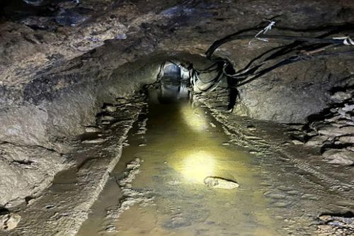 Bí mật bên trong hang sâu vừa bị công an đột kích ở Lai Châu