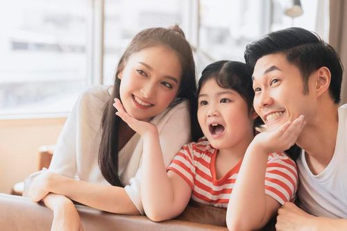 3 kiểu 'lười' của cha mẹ tưởng vô tâm nhưng lại giúp con có tương lai rực rỡ